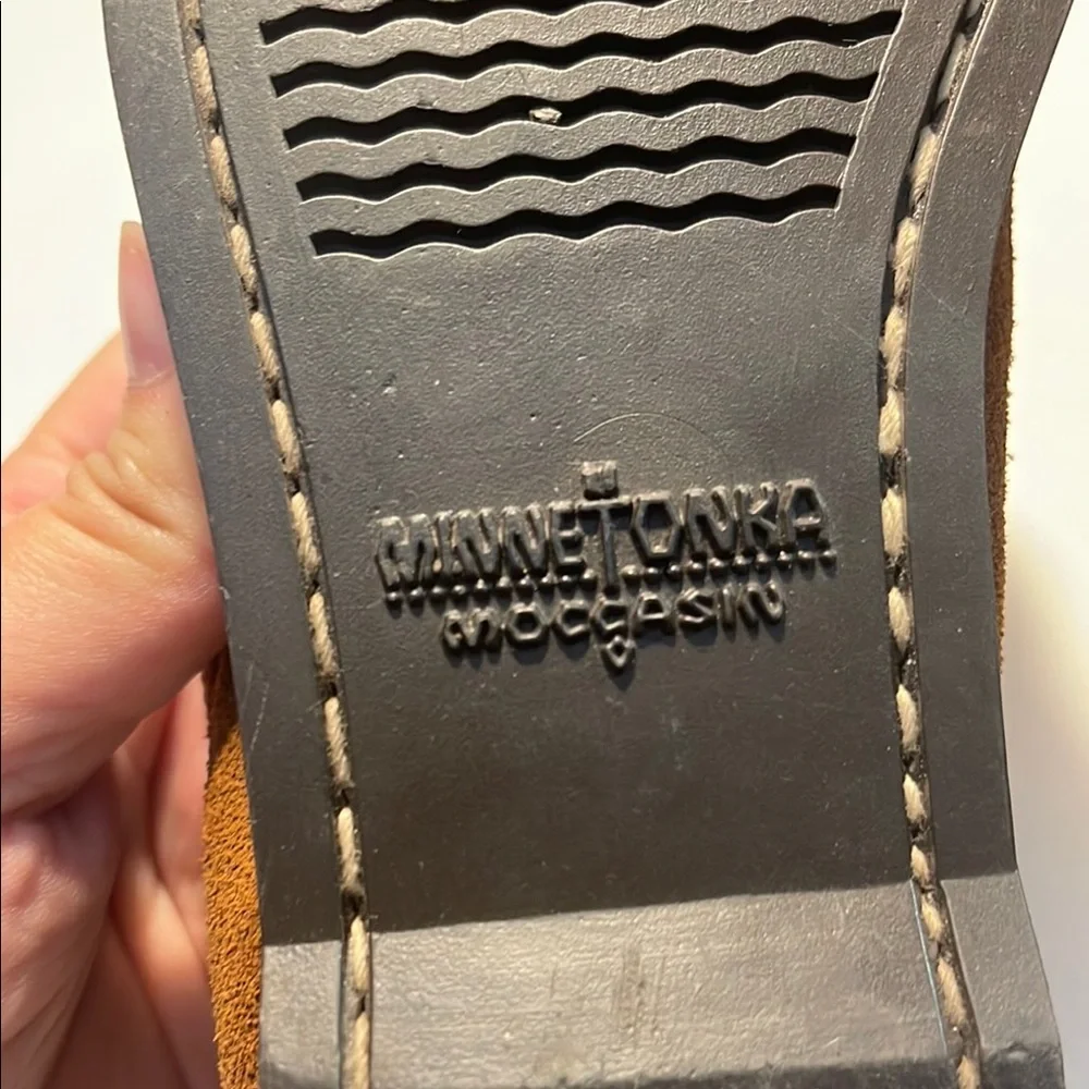 Minnetonka Leather Tan Moccasins with Beaded Accents - Picture 2 of 12